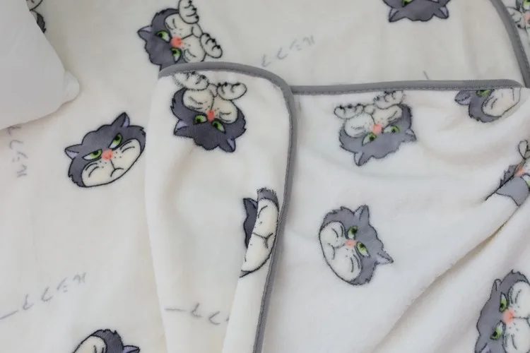 Cartoon Disney Lucifer Cat Pattern Blanket Warm Flannel Nap Blanket Sofa Bed Bedspread Soft Office Airplane Sleeping Blanket