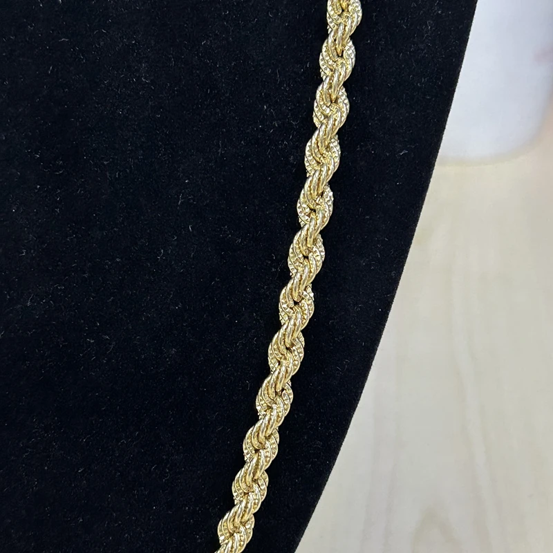 Рисунок 3 - Реальная жесткая золотая цепочка 18k