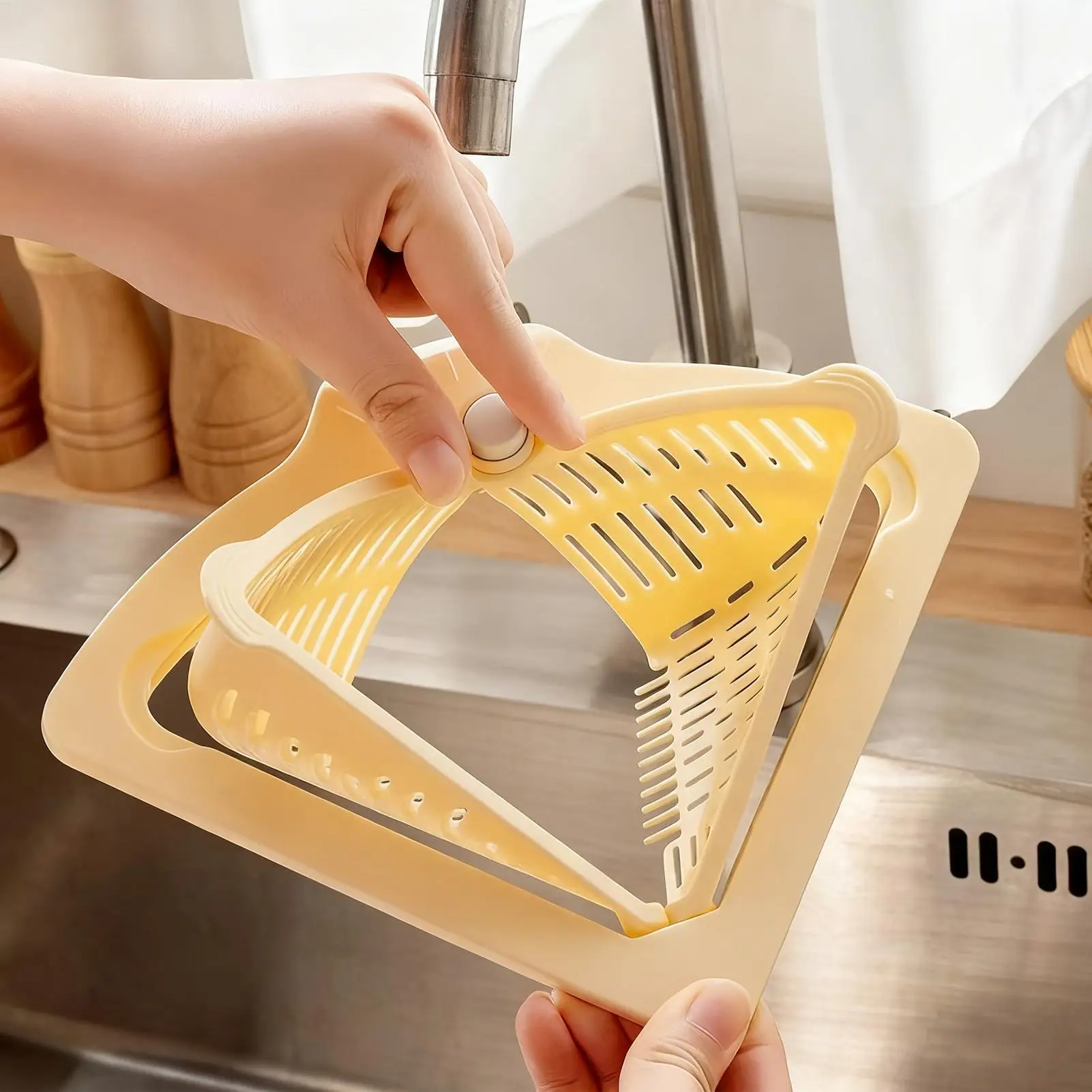 Kitchen Sink Drain Strainer Magnetic Sponge Holder Anti-Clog Corner Sink Strainer Kitchen Food Catcher for Garbage Disposal Home