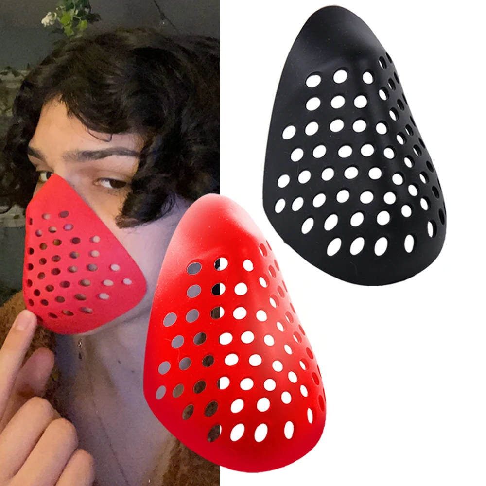 Vue de face du masque réutilisable en silicone respirant, design ergonomique pour le sport en extérieur.