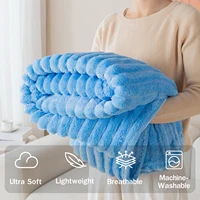 Couverture en flanelle 1 pièce, couverture de canapé confortable et chaude, couverture de sieste rayée ultra douce adaptée à la chambre à coucher et au dortoir 3