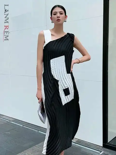LANMREM Pleated Wave Design Fashion Style Black And White Colorblock Patchwork Slim Women's Dress Irregular Sleeveless Dresses