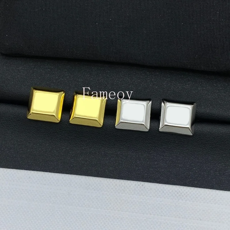 2024 Fashion Classic Geometry Women's Earrings