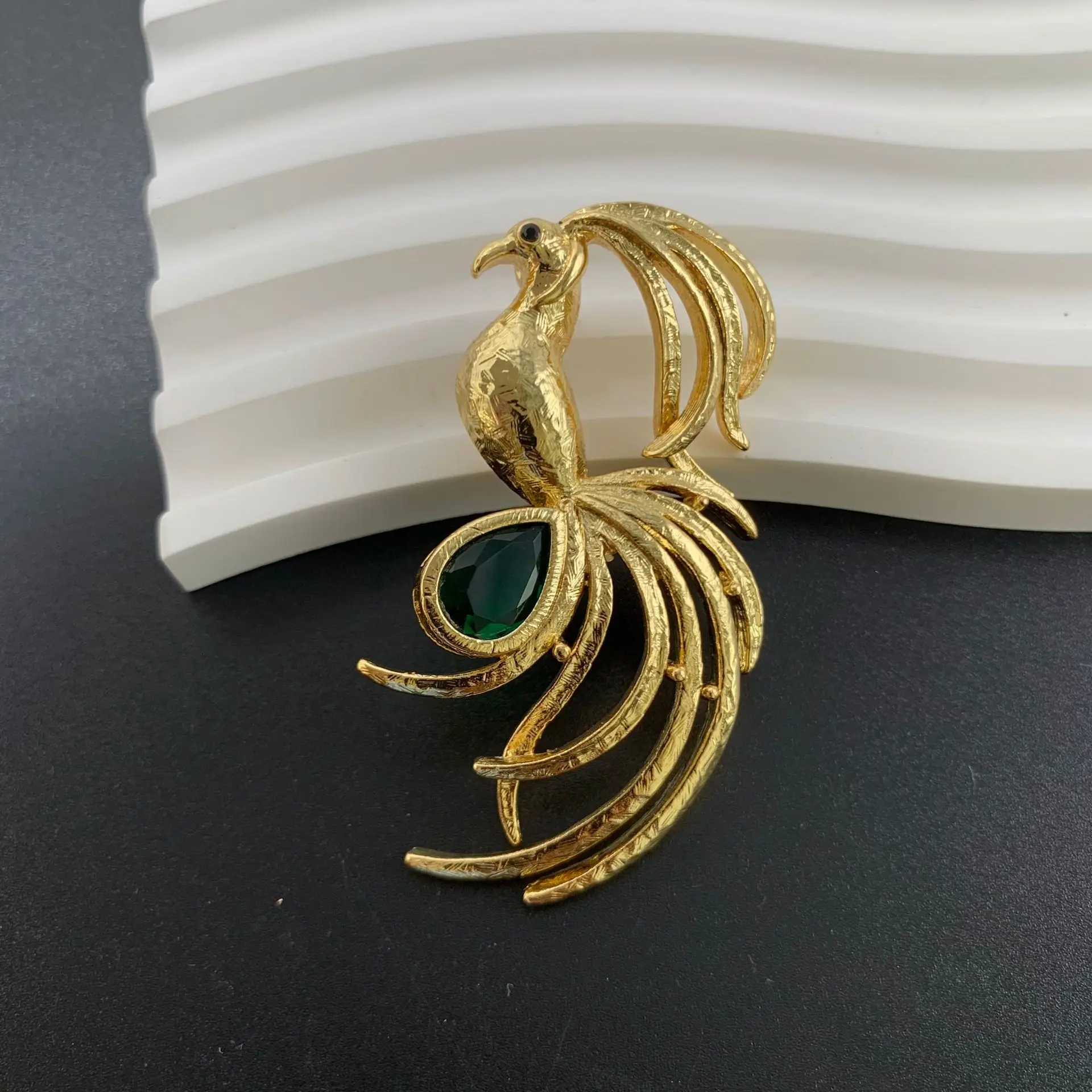 Zircon brooch for bird of paradise and phoenix chicken