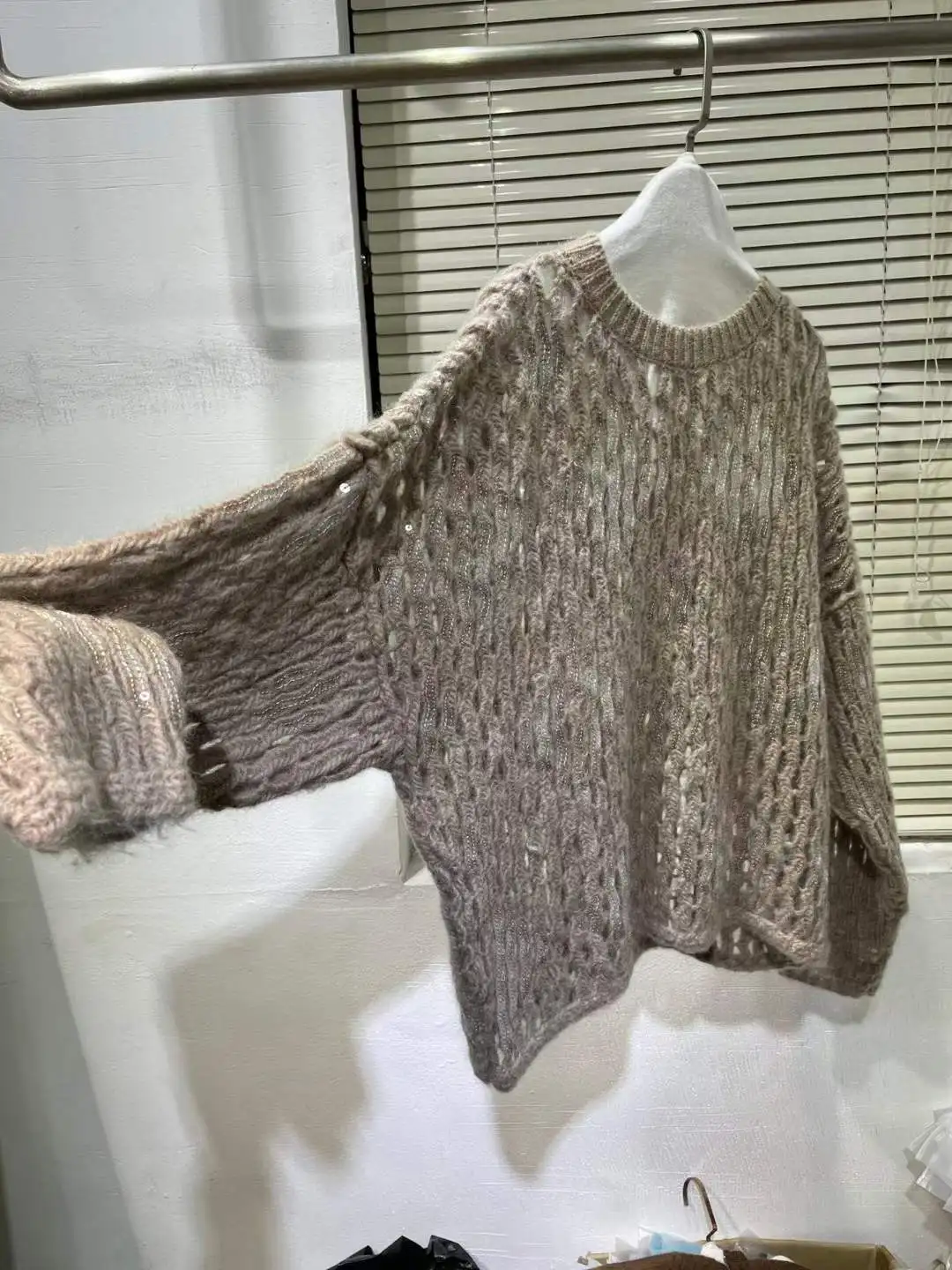 Рисунок 5 - Женский свитер на осень и зиму