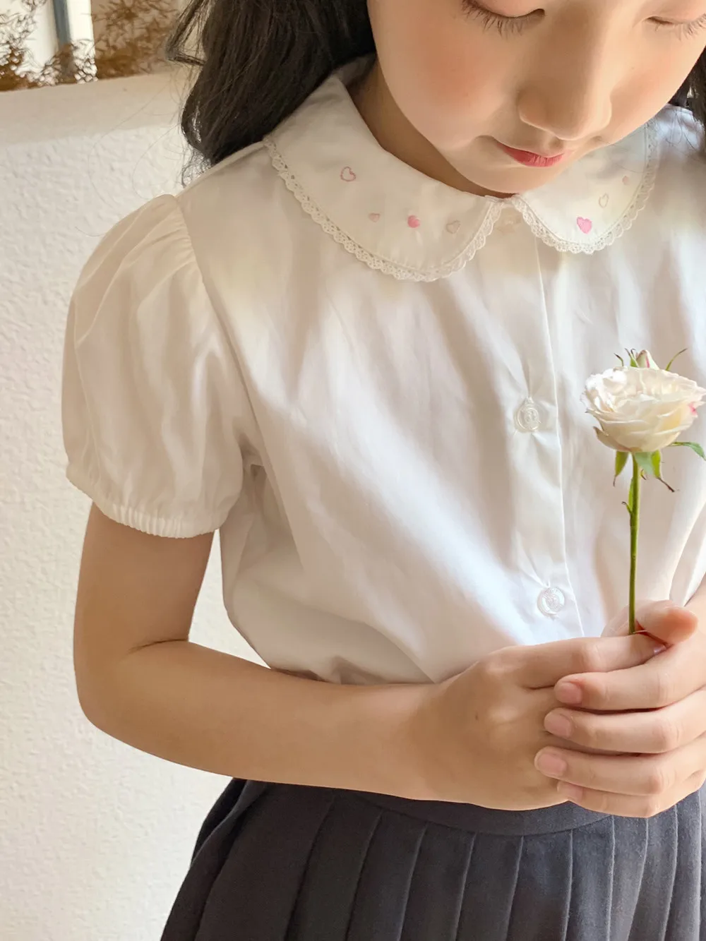 여름 소녀용 흰색 셔츠 어린이 여아 의류 스윗 하트 패턴 자수 인형 칼라 소녀용 캐주얼 반팔 인형 셔츠