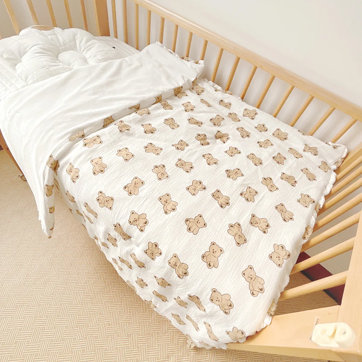 Yuan Frost baby bear quilt six layers of crepe seersucker thick spring and autumn and winter quilts air conditioned by four seas