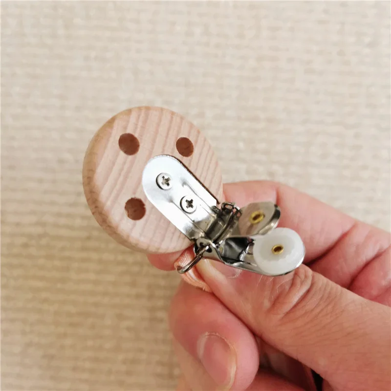 1PC Baby Wooden Teether Pacifier Clip Chain Panda Pendant Crochet Beads Rodent Soother Clip Baby Shower Gift for Kids Toys