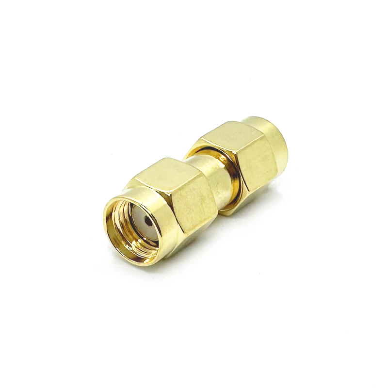 Adaptateur RPSMA mâle vers RP-SMA mâle en métal doré, vue détaillée du filetage