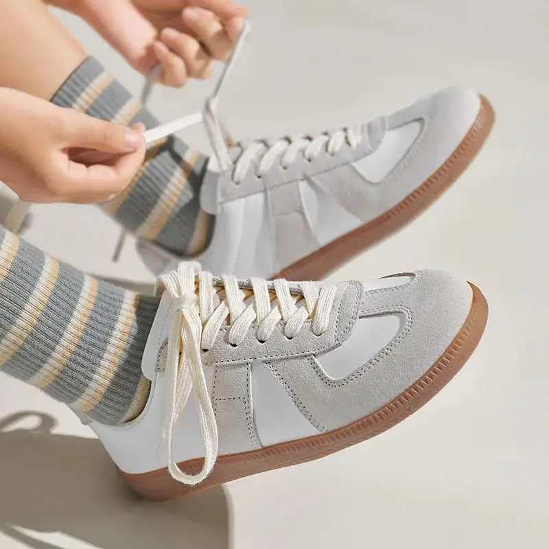 Classic Retro German Training Shoes, Women's Little White Shoes, Spring and Autumn New Versatile Lace up Genuine Leather Bo