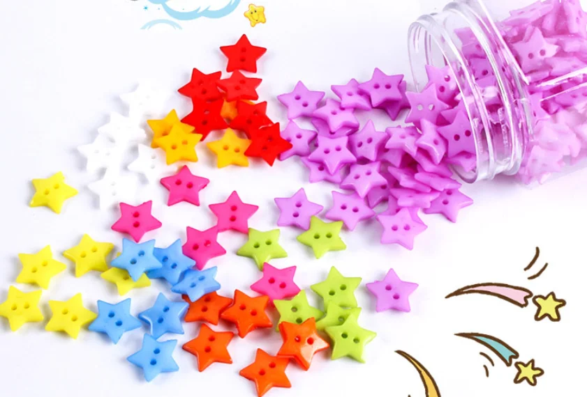 100 Stück Gemischte Stile Bastelknöpfe Nähknöpfe Runde Herz-Stern-Blumen Handgefertigte Zweiohrige Knöpfe für DIY-Handwerk Malerei Dekoration – Detail 2