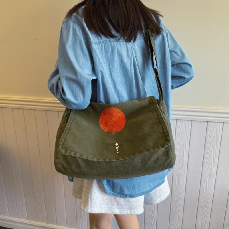 Retro Women's Shoulder Bag Canvas Men's Crossbody Bag Large Capacity Artistic Print Messenger Bag for Travel