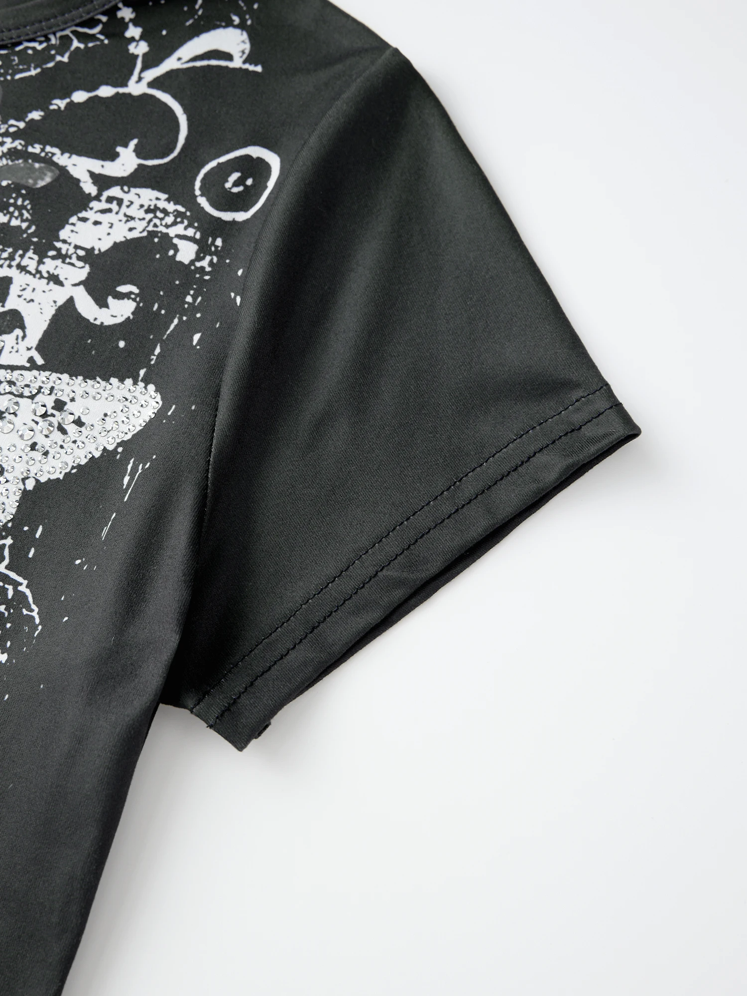 Women Short Sleeve T-Shirts Rhinestone Crew Neck Casual Shirts Summer Fashion  Fit Tops Streetwear