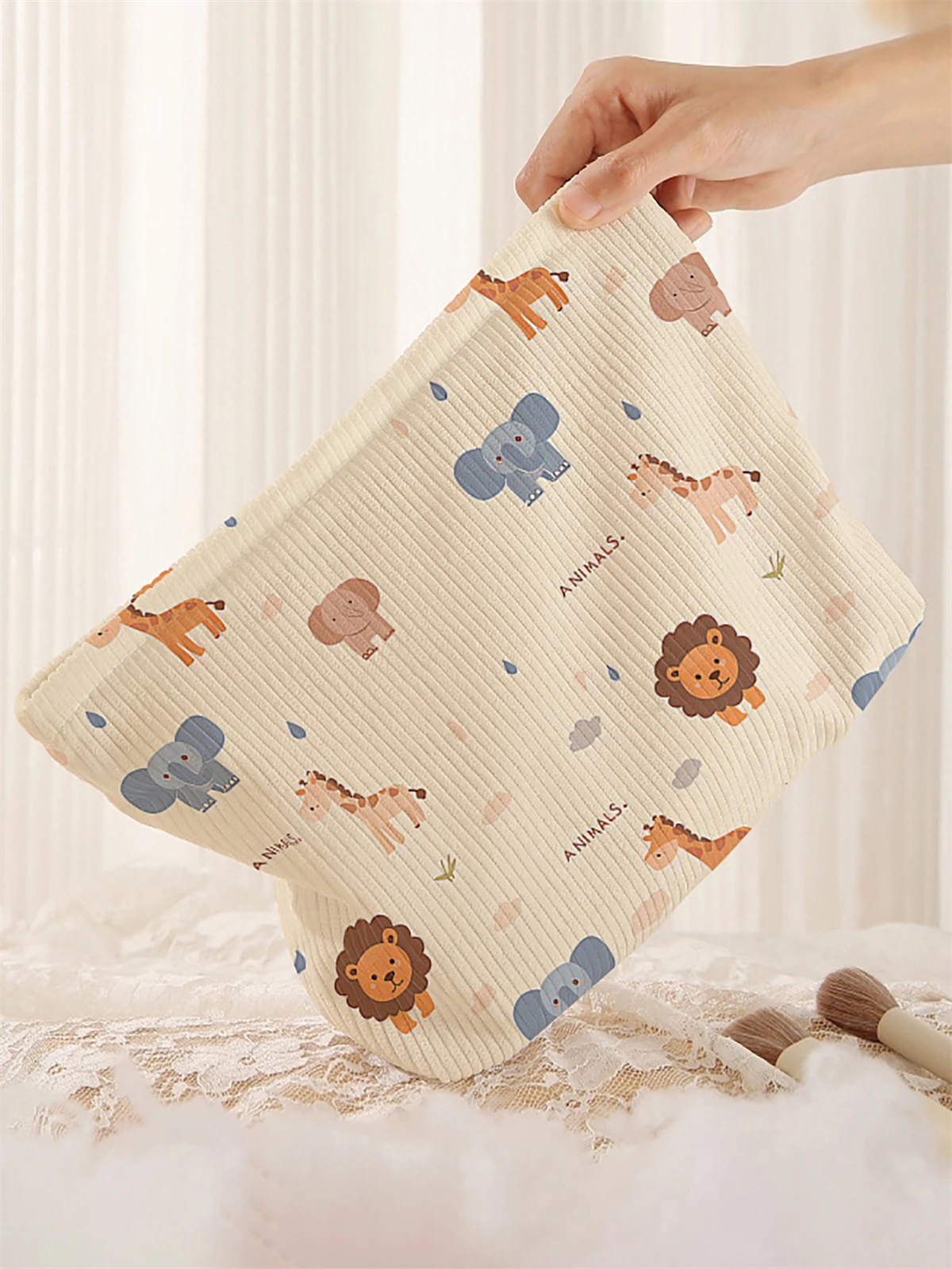 1, animal patterned corduroy makeup bag, lightweight zipper makeup storage box, multifunctional bag with lining