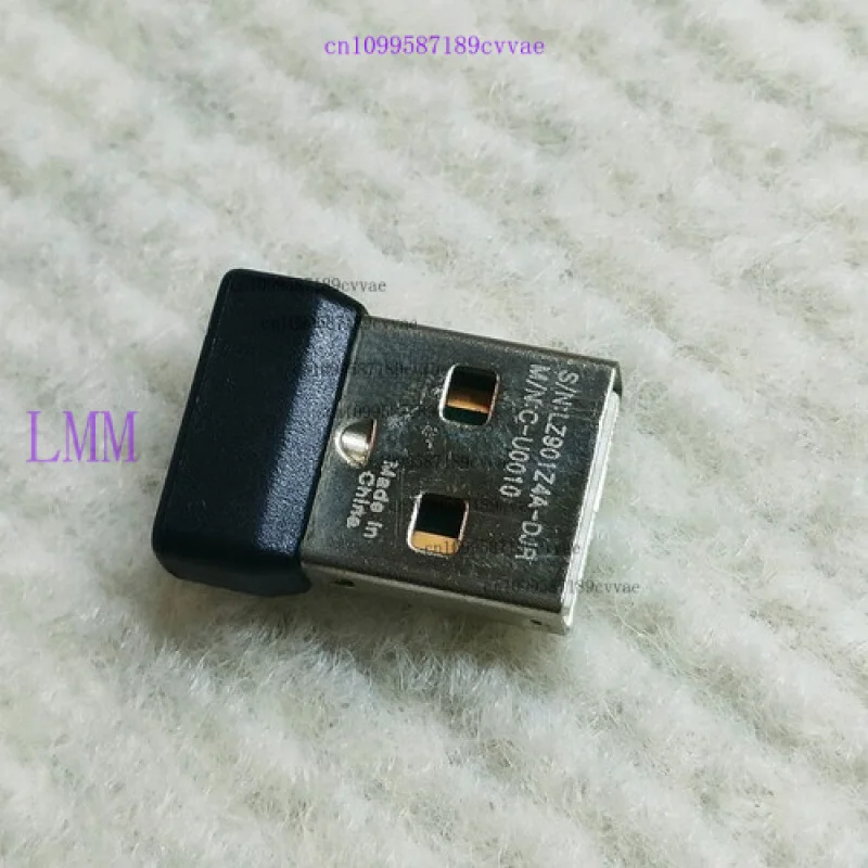 로지텍 MK345용 무선 키보드 및 마우스 USB 동글 수신기 어댑터를 사용했습니다.