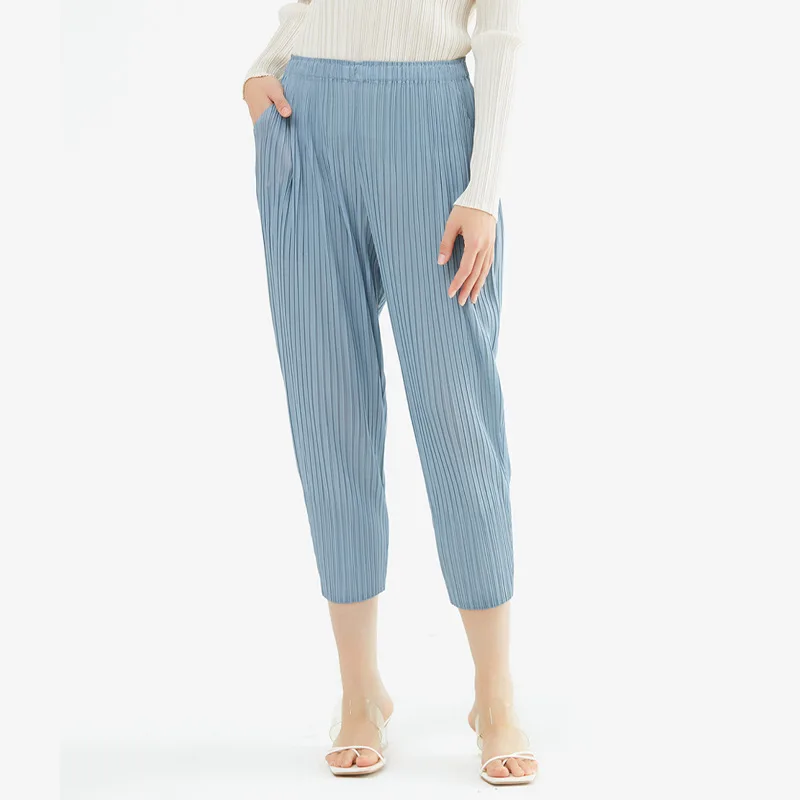 

Issey Miyake pleated casual pants drape new ladies simple breathable spring and summer casual pants harem pants