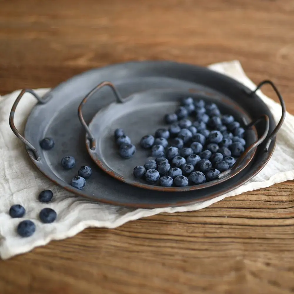 Retro Metal Plate With Handle Round Bread Trays Iron Craft Decorative Tray Storage Bread Serving Tray Home Decor