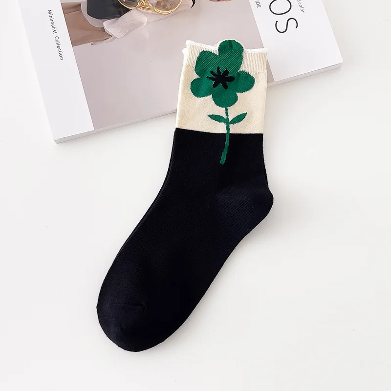 5 PairsWomen's Middle Tube Socks Harajuku Retro Floral Vintage Novelty Elegant Ethnic Kawaii Cute Casual Breathable Ladies Girls