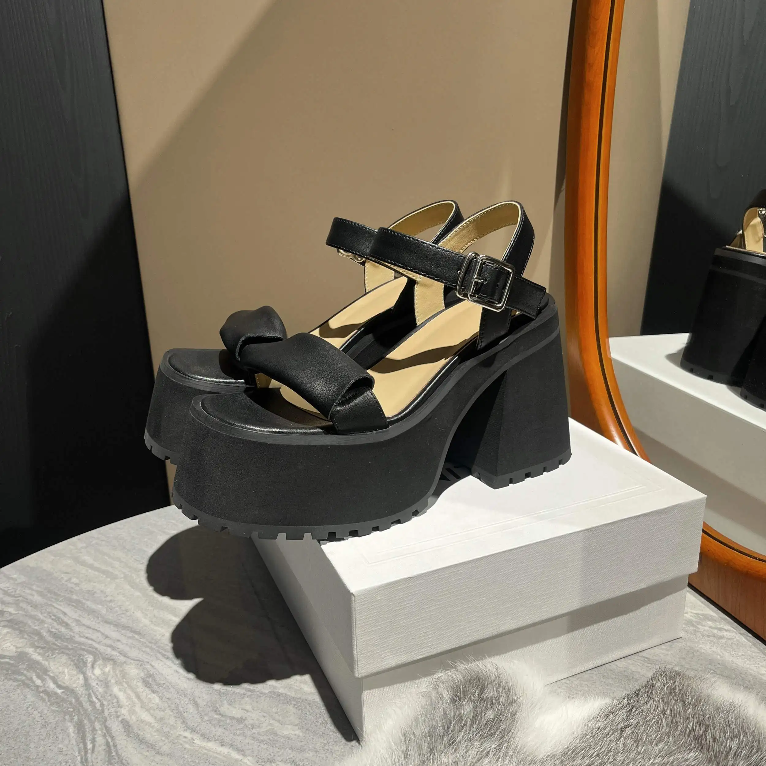 Krazing Pot Cow Leather Peep Toe Buckle Strap Super High Slingback Summer Shoes Elegant Casual Increase Platform Women Sandals