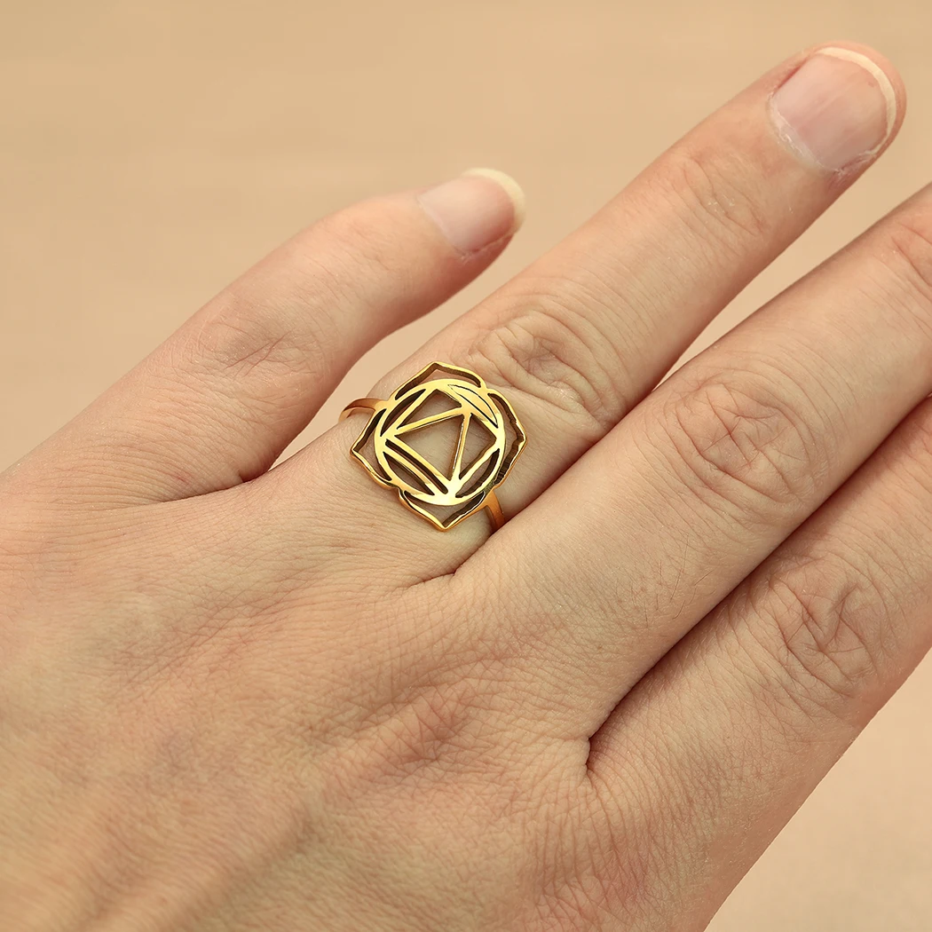 Anillo Geométrico de Flor y Hoja Vintage (Acero Inoxidable Dorado) Sa8af098fea4c402db5a47eb1e4e3d4b5c