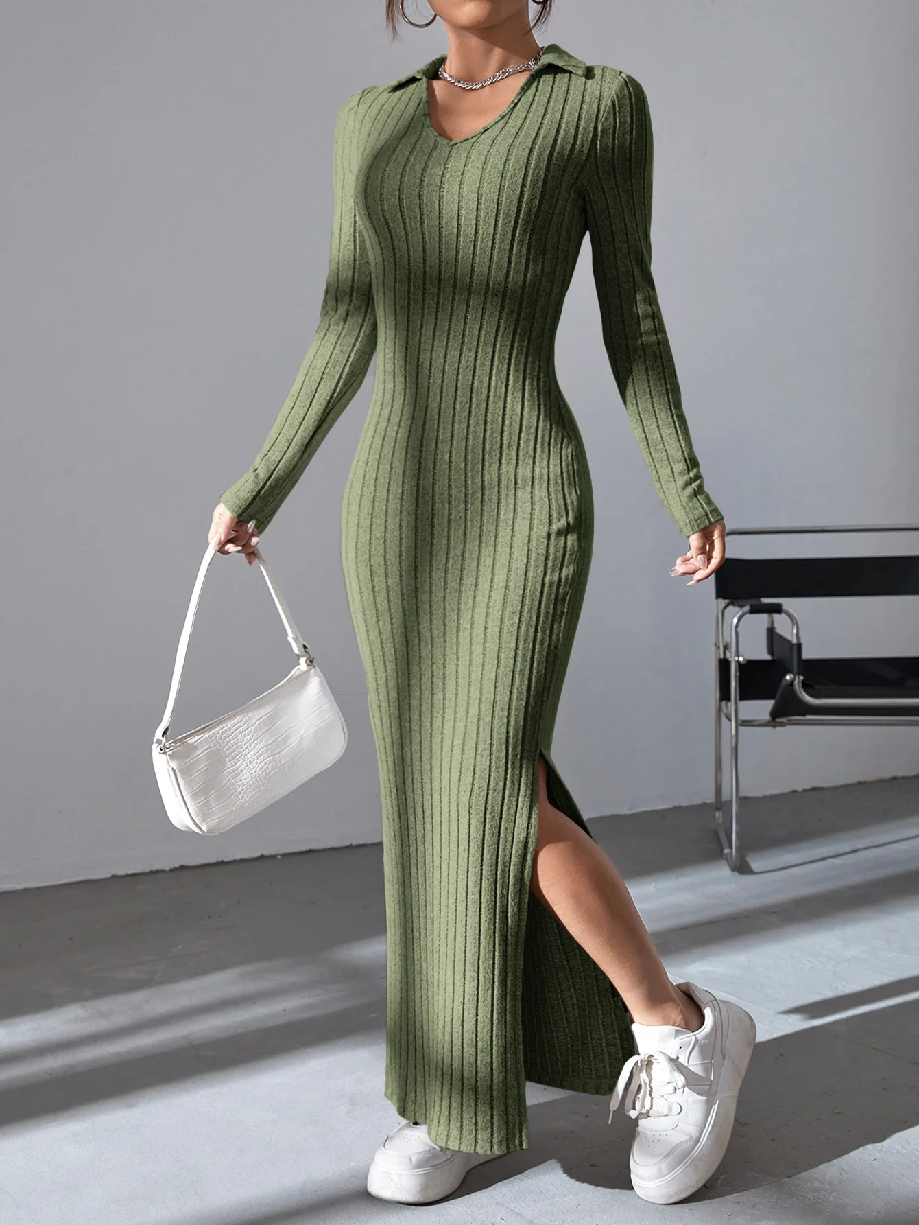 Abo da donna in maglia a maniche lunghe con scollo a V