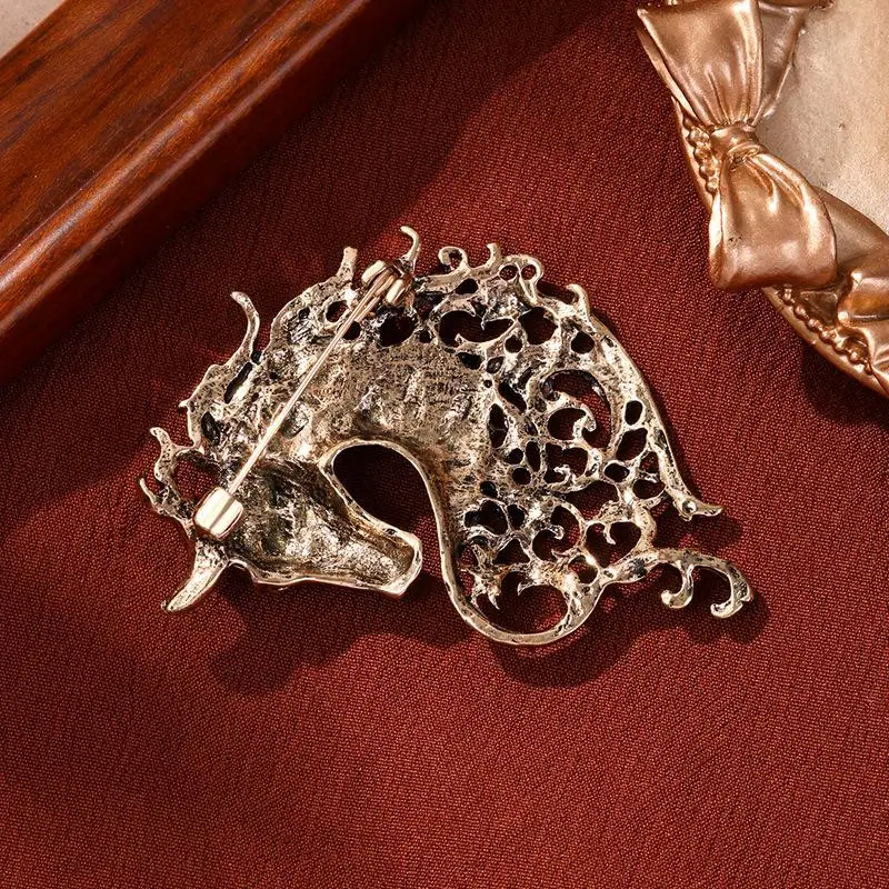 1pc Luxury Rhinestone Horse Brooches Unisex Retro Animal Badge Pins Event Party Fashion Gifts Decoration Clothes Accessories