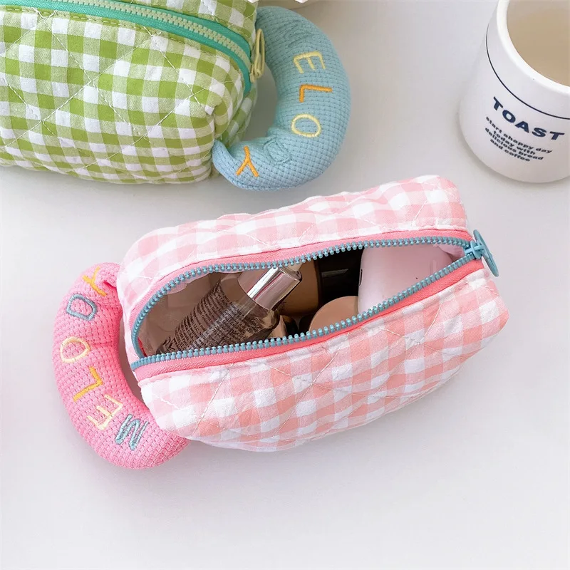 Cute Cosmetic Bag Plaid Pattern Travel Plaid Print Cosmetic Bag Makeup Storage Bag with Handle Toiletry Pouch for Women Girls