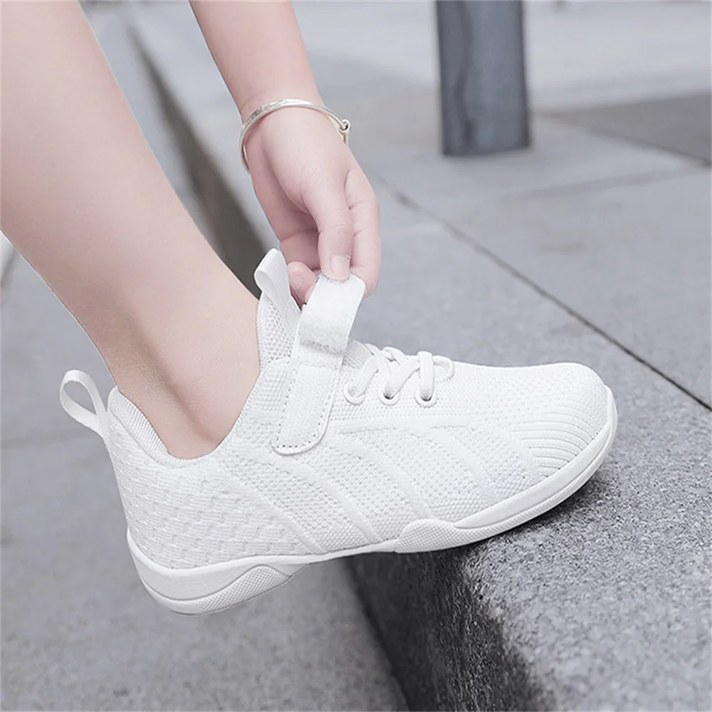 Рисунок 5 - Белые туфли для чирлидинга для девочек ARKKG