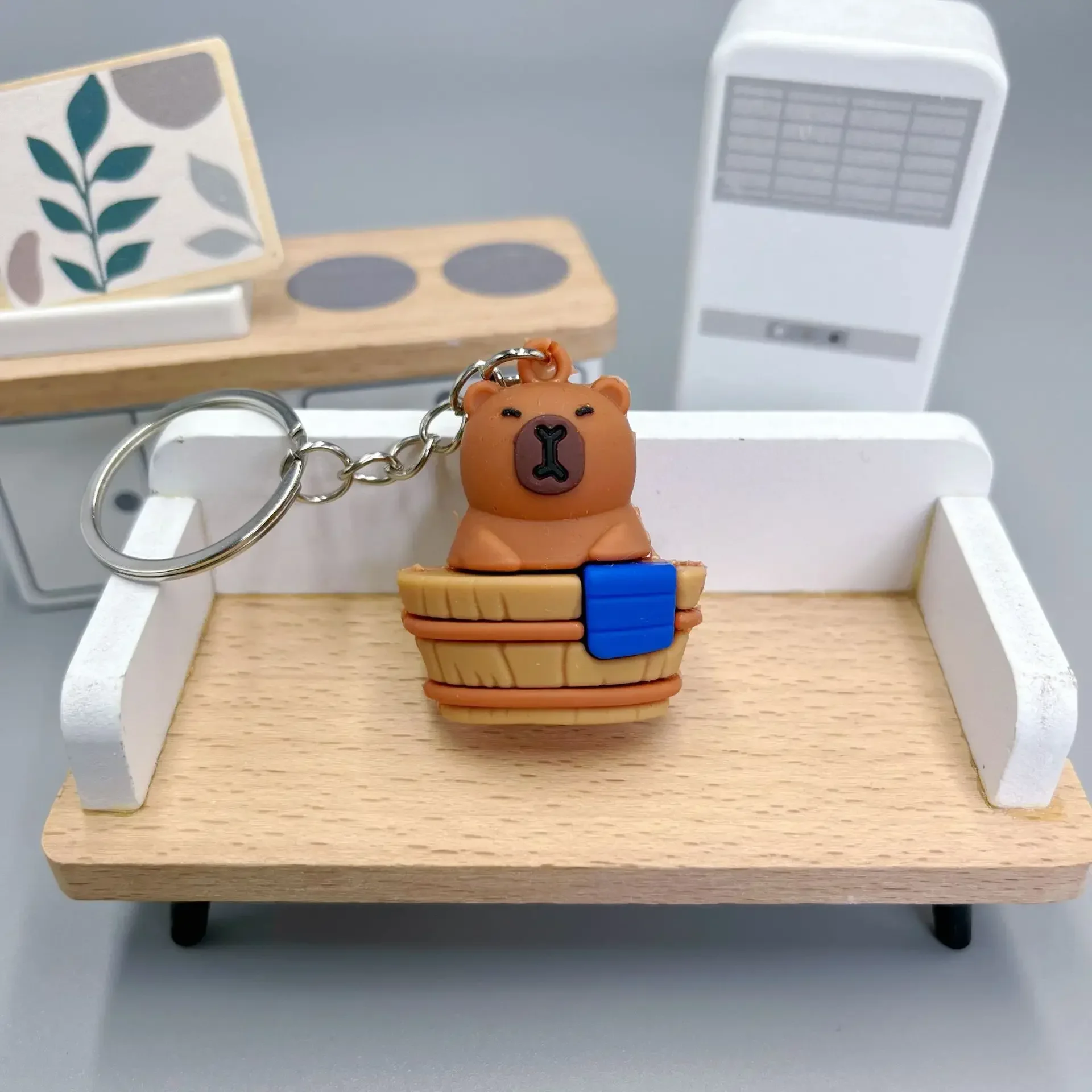 Adorable Capybara Keychain Doll - Charming PVC Soft Rubber Pendant for Backpacks and Mobile Phones