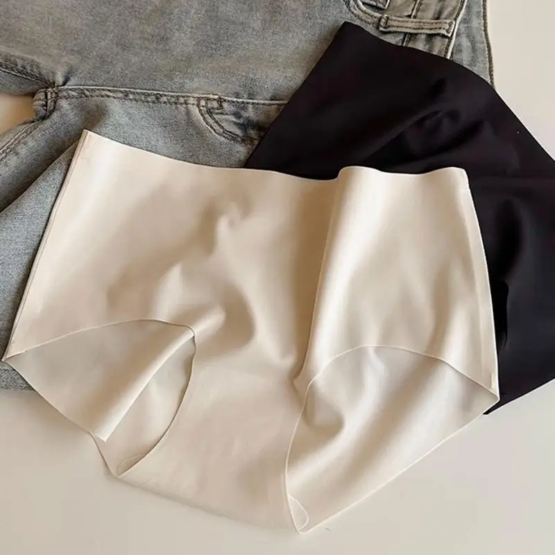 Women's Seamless Panties Sexy Silk Ice Briefs Quick Dry Underwear Female Trackless Panties Fresh Summer Panties