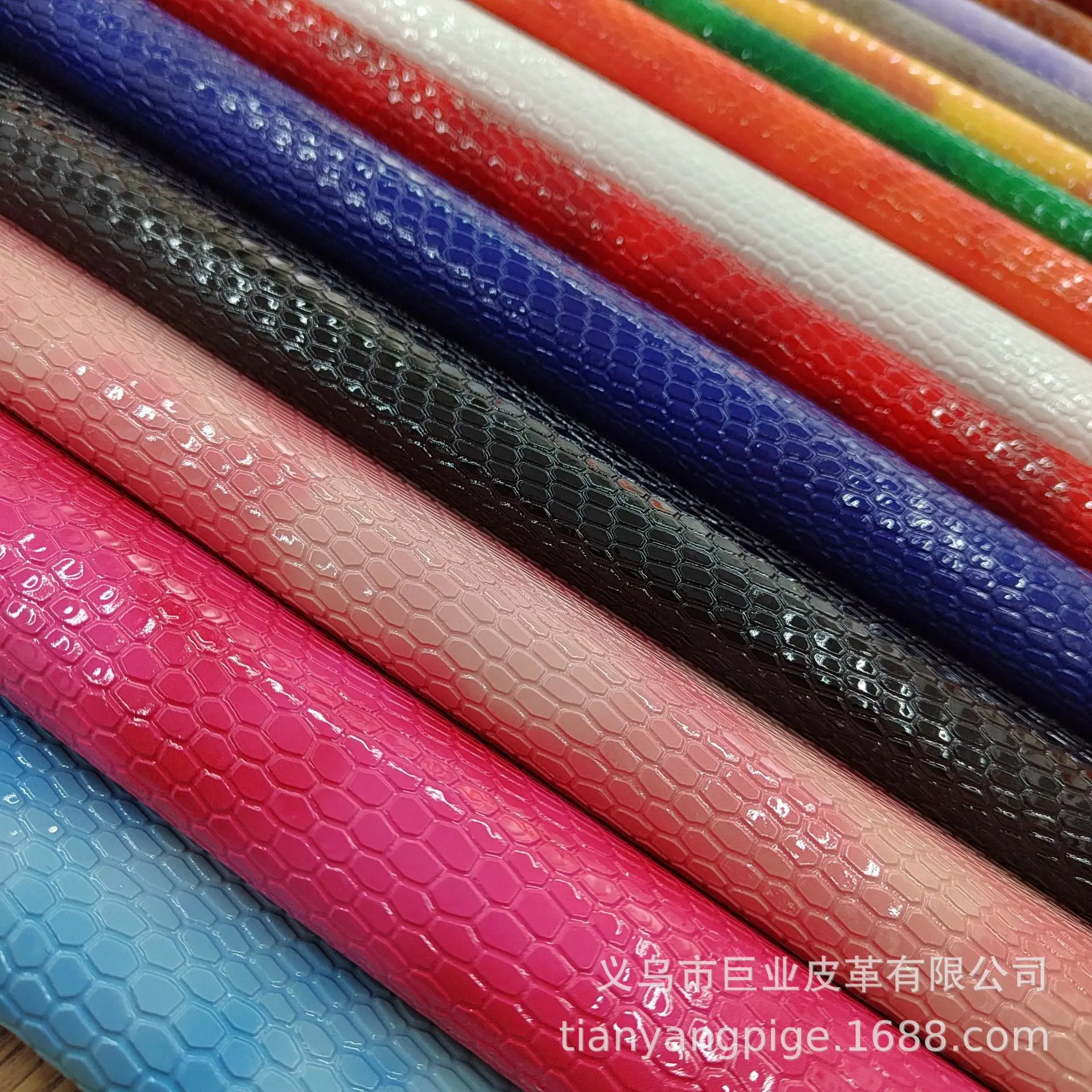 High Gloss Cloud Snake Skin Pattern Leather Fashion Bags Stationery Shoes PVC Artificial Leather 0.8MM Thickness