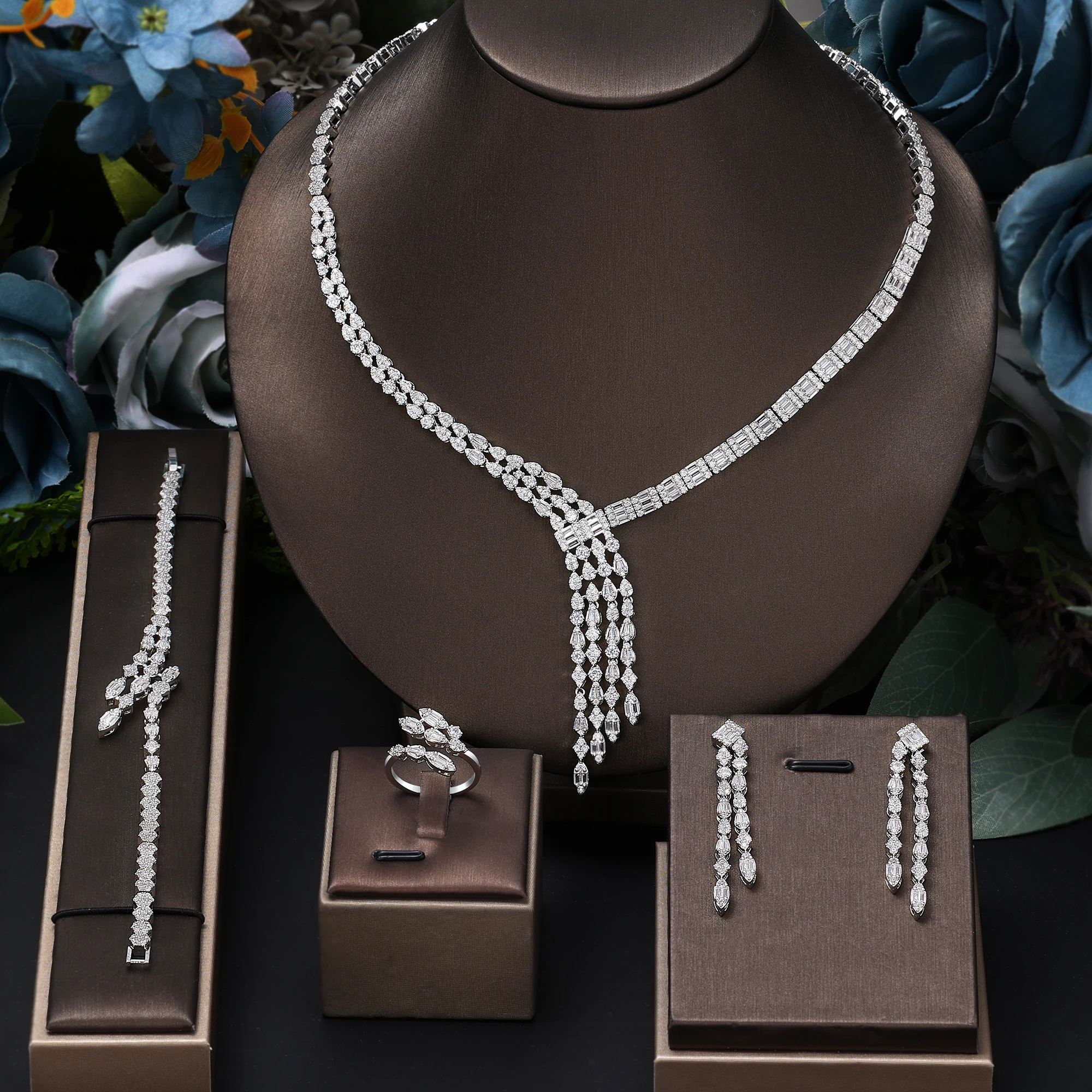 

Chic and Elegant Woman Set of Jewelerry for Women Luxury Dubai Jewelry Sets Necklace Earrings Bracelet and Ring Bride Designer