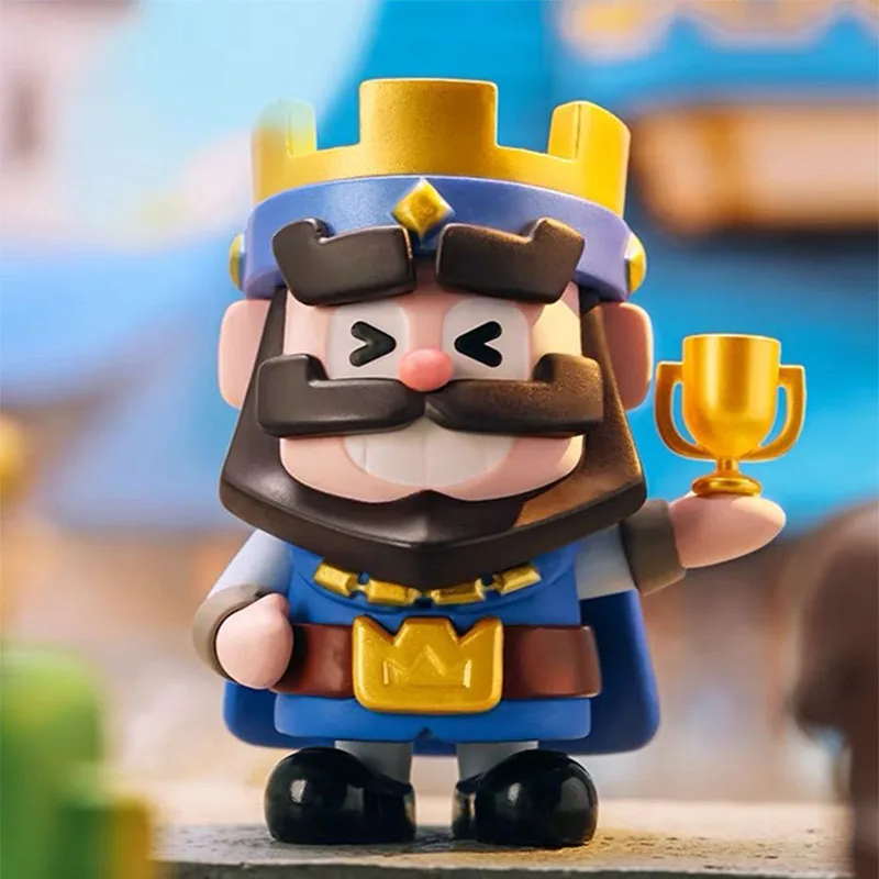 Figure of King in Clash Royale