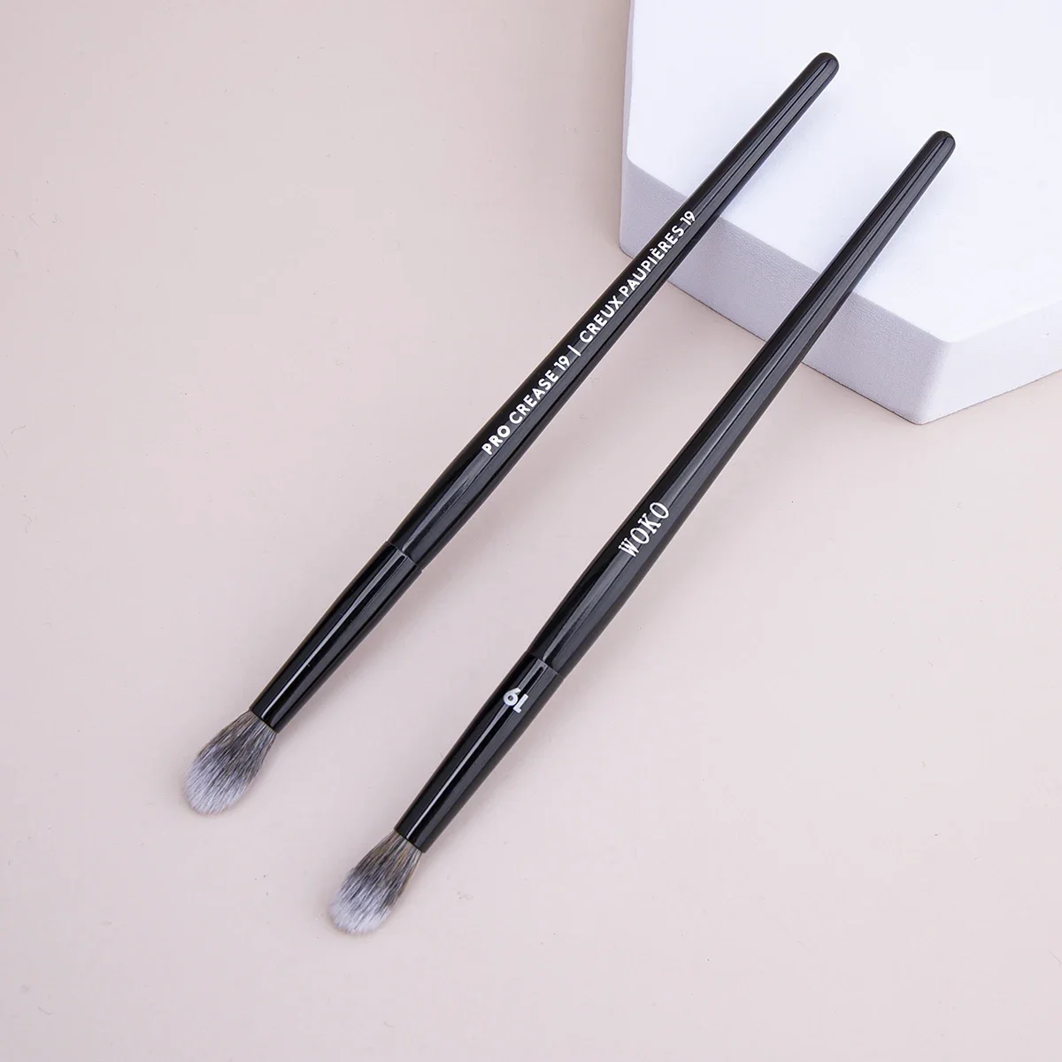 19 Crease Brush Professional Eyeshadow Crease Smudge Blending Makeup Brush Tapered Precise Eye Shadow Powder Crease Brush 6