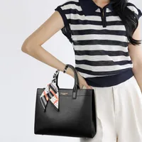 Véritable marque en cuir souple grande capacité épaule bandoulière sacs à main Sac fourre-tout décontracté dames A4 sacs Sac d'affaires Style d'hiver 2