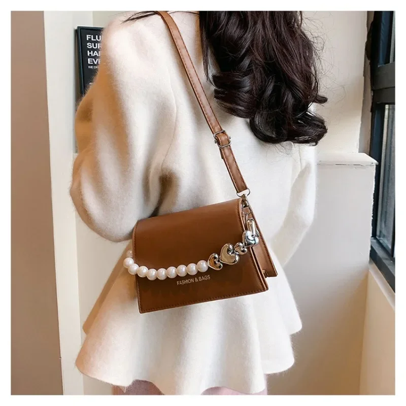 

B Small Square Crossbody Bag Chain Hand-held Women's Trendy Fashion Niche Shoulder Bag Western-style Luxury Brand Crossbody Bag