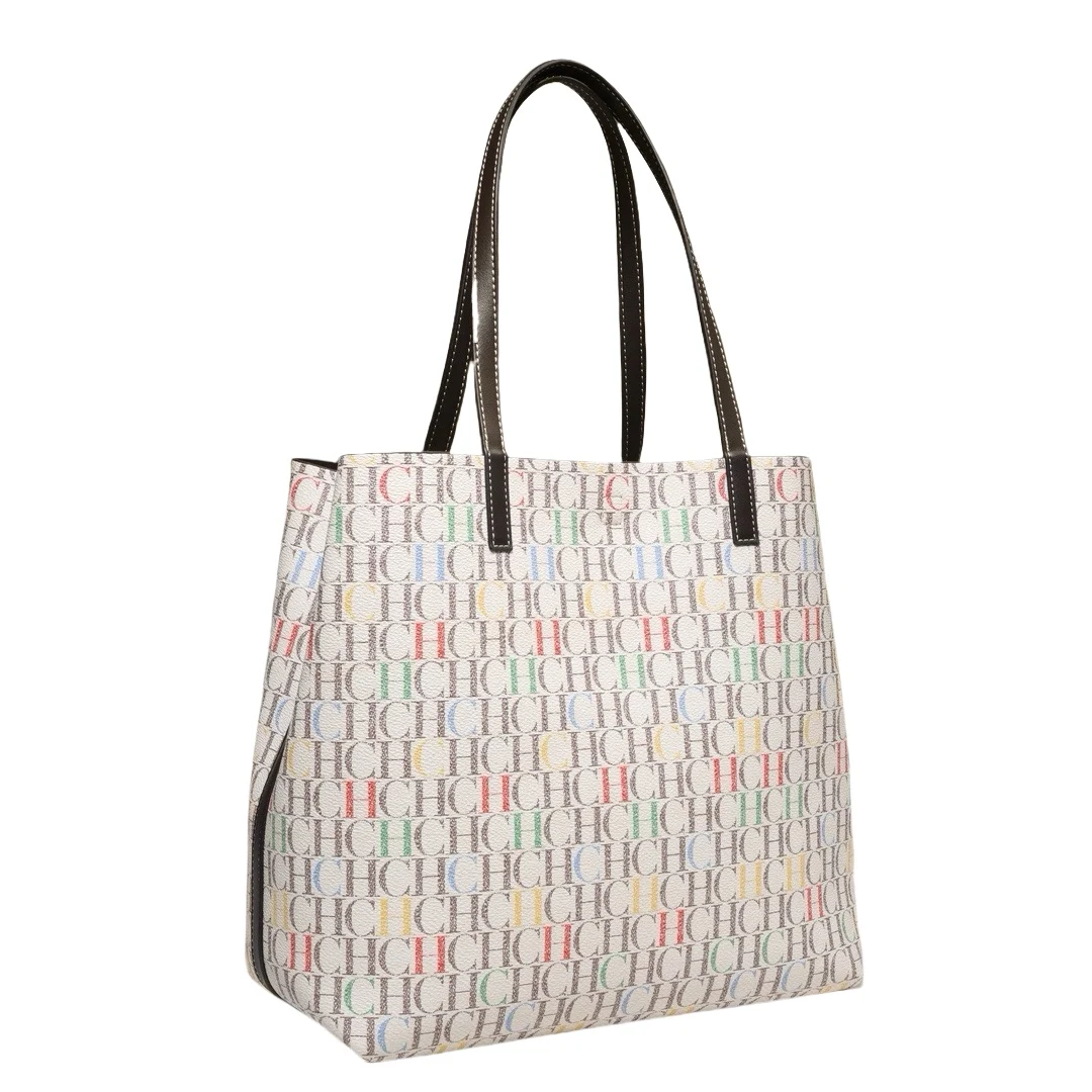 حقائب يد نسائية جديدة من CHARO بطباعة فريدة من نوع...