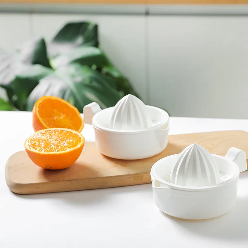Plastic Manual Orange Juicer Kitchen Orange Lemon Squeezer Portable Citrus Juicer Multifunction Fruit Kitchen Accessories Lemon Squeezer Juice Squeezer Fruit Juicer