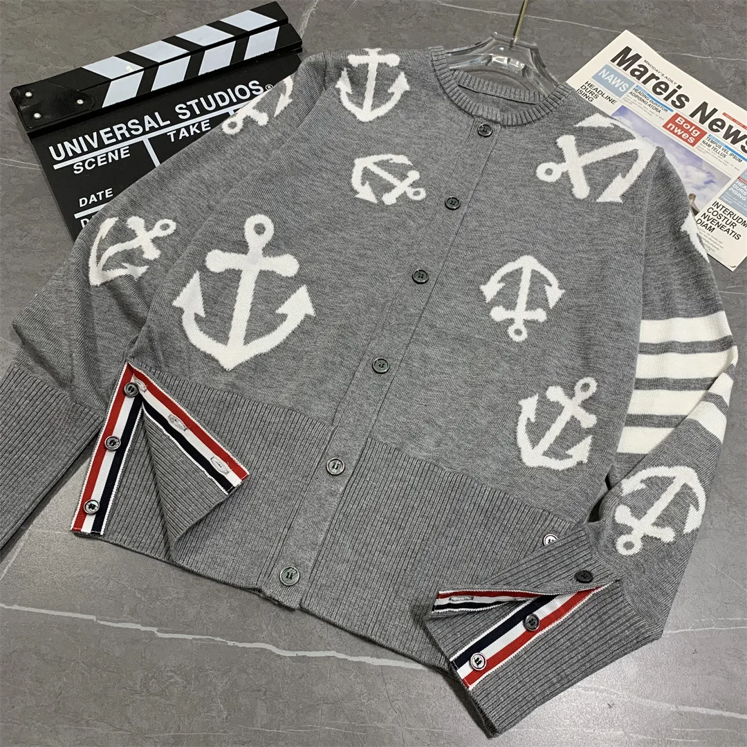 

2023 Autumn Women Cardigan Wool Casual Knitted Outerwear Long Sleeve V-Neck Slim Jacquard High Street Solid Striped Luxurt Desig