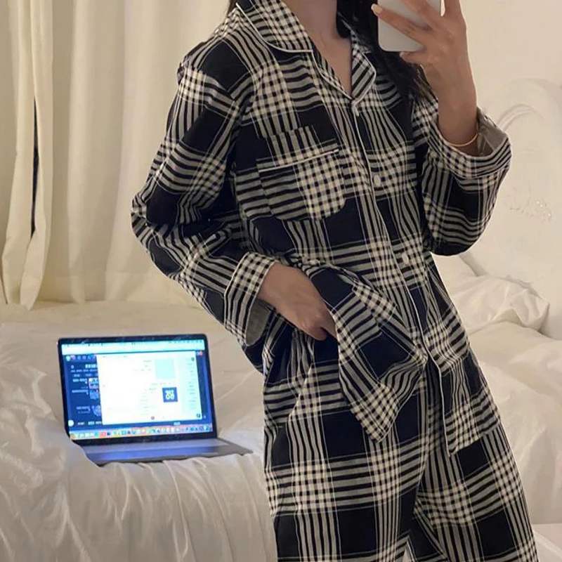 Рисунок 5 - Пижамный комплект Женский клетчатый