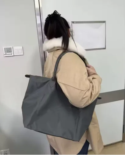 Borsa Hobo Pieghevole in Nylon 2026, Borsa a Mano Classica da Donna, Borsa a Tracolla Ricamata con Manici Corti e Lunghi per Donne - immagine 2