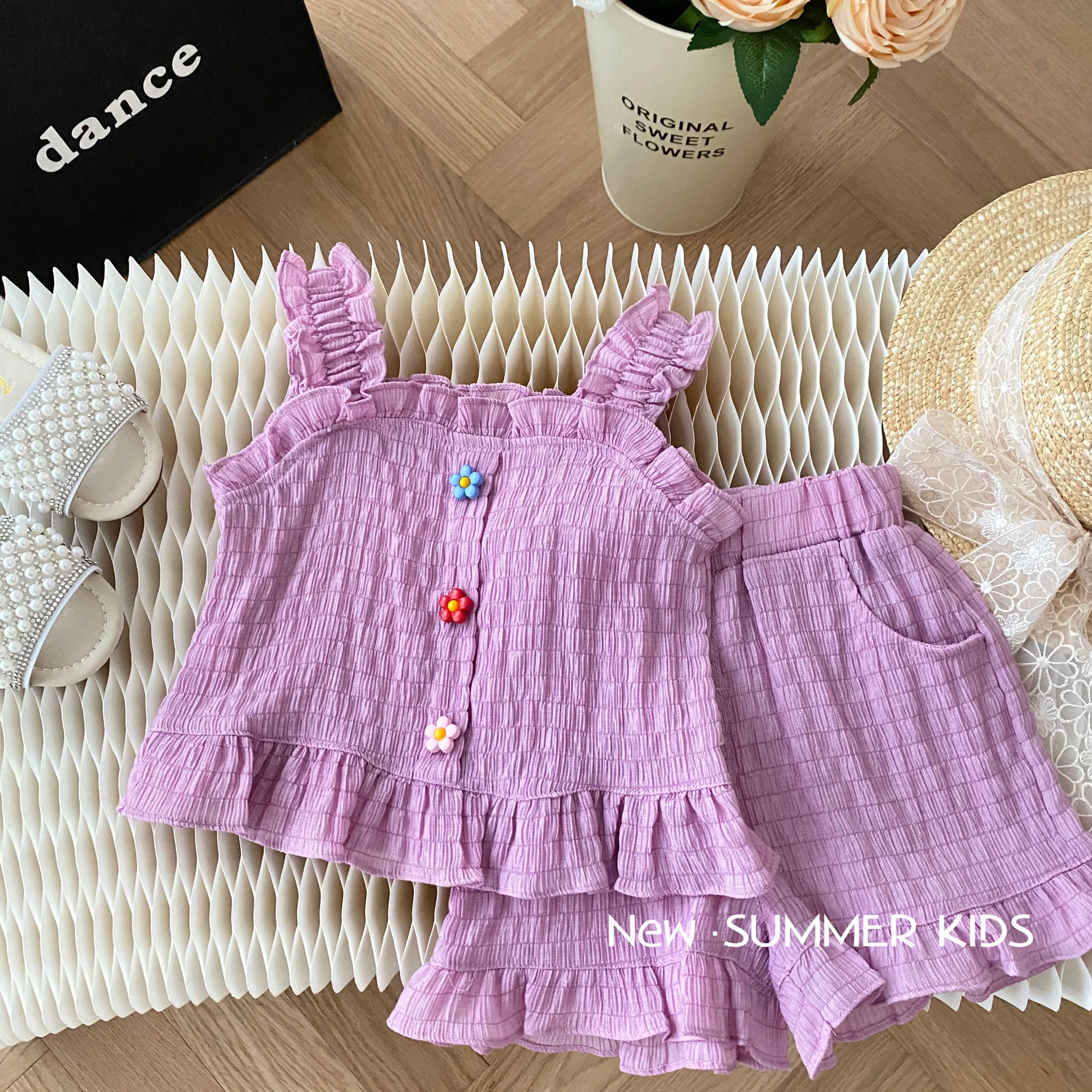 

2023 Summer Child Clothes Sets Sleeveless Ruffles Flower Button Purple 2 Piece Sets Designer Girls Clothes Set 3M-6T