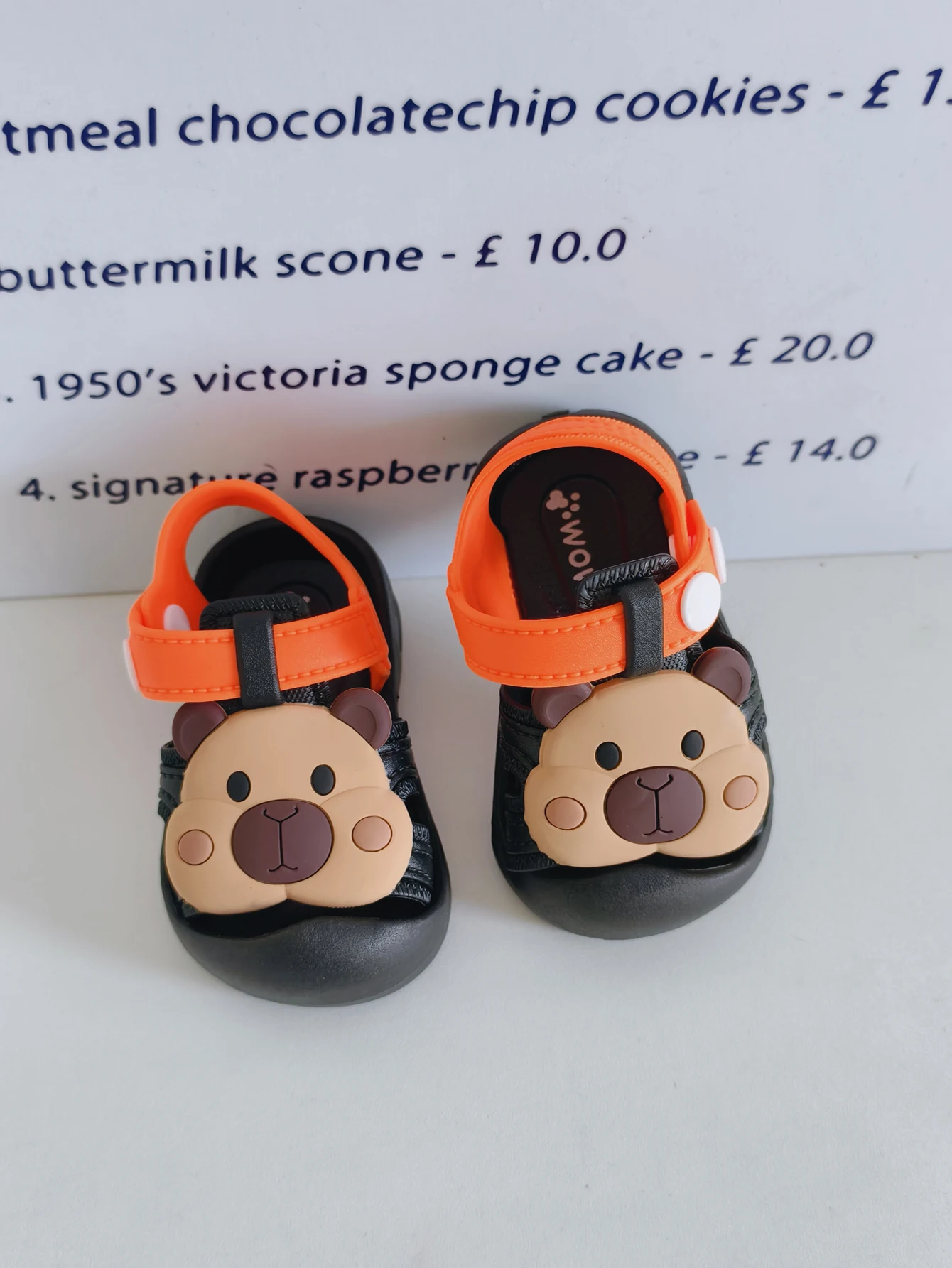 2026년 여름 남아용 클로즈드 토 스포츠 샌들, 가볍고 미끄럼 방지 기능이 있는 부드러운 밑창 키즈 비치 슈즈, 야외 캐주얼 워킹 샌들 (용)