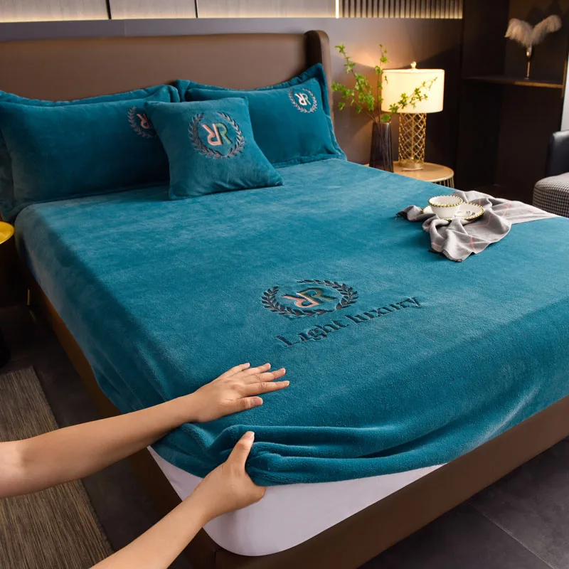 

LYLYNA Thicken Velvet Mattress Cover Bed Sheets Pad Protector Solid Color Bed Fitted Cover Latex Mat Cover 140/150/160/180x200cm