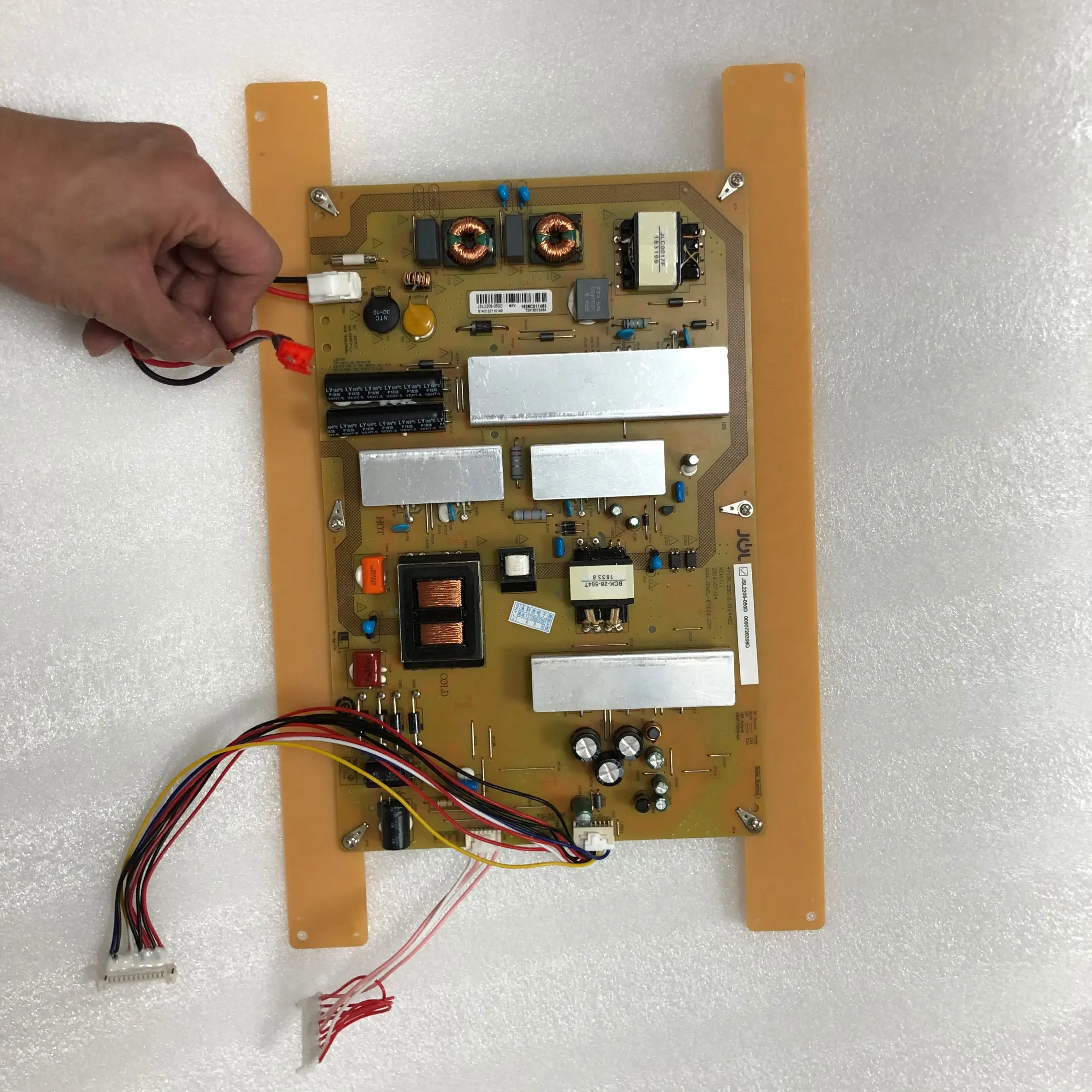 

Новая технологическая модернизация LCD-70LX640A RUNTKA933WJN1/DPS-262CP B