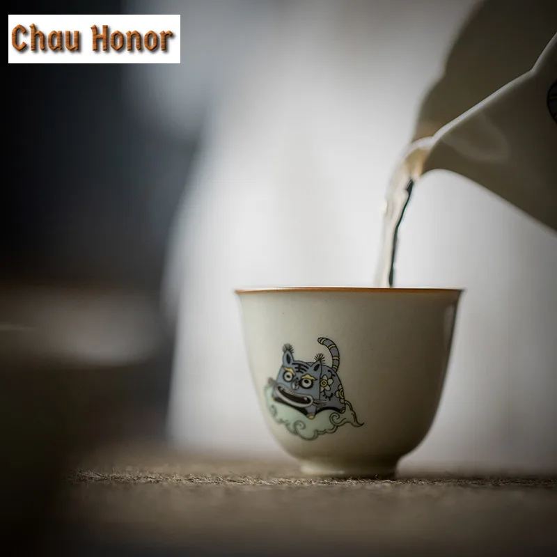 2pc/Set 35ml Honey Glaze Ceramic Tea Cup Add Wings Like A Tige Art Single Bell Cup Creative Kung Fu Tea Master Cup New Year Gift