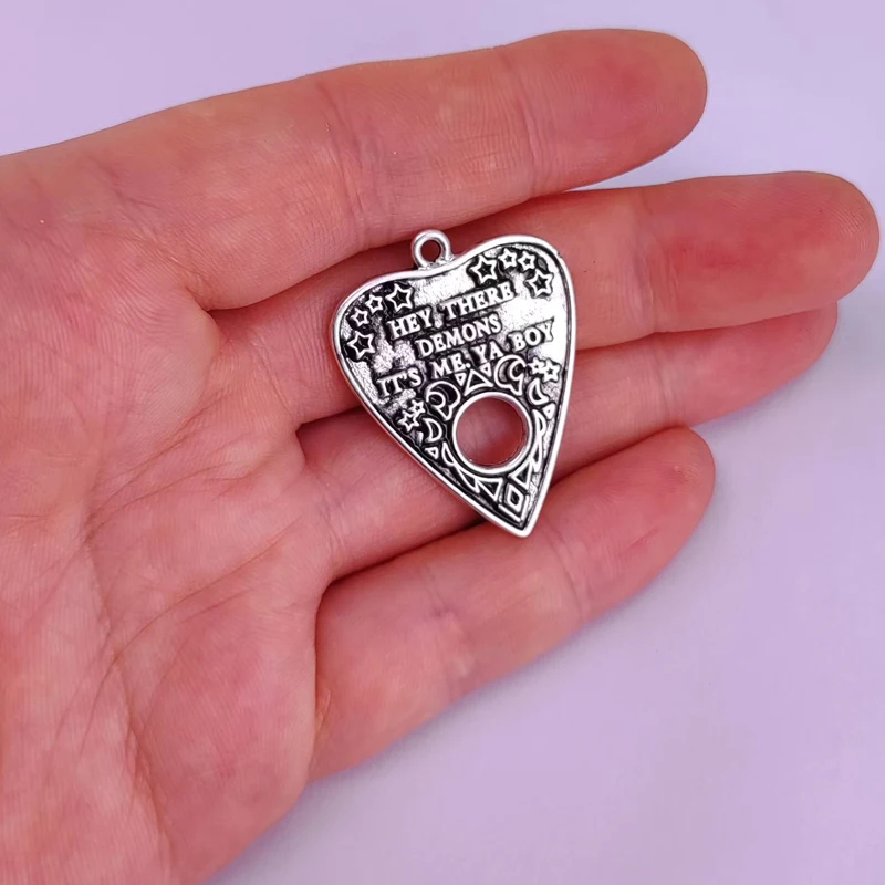 50 Abalorios De Plata Envejecida Forma Arco Y Flecha | Para Bisutería Y Manualidades | Tamaño 25x26 Mm