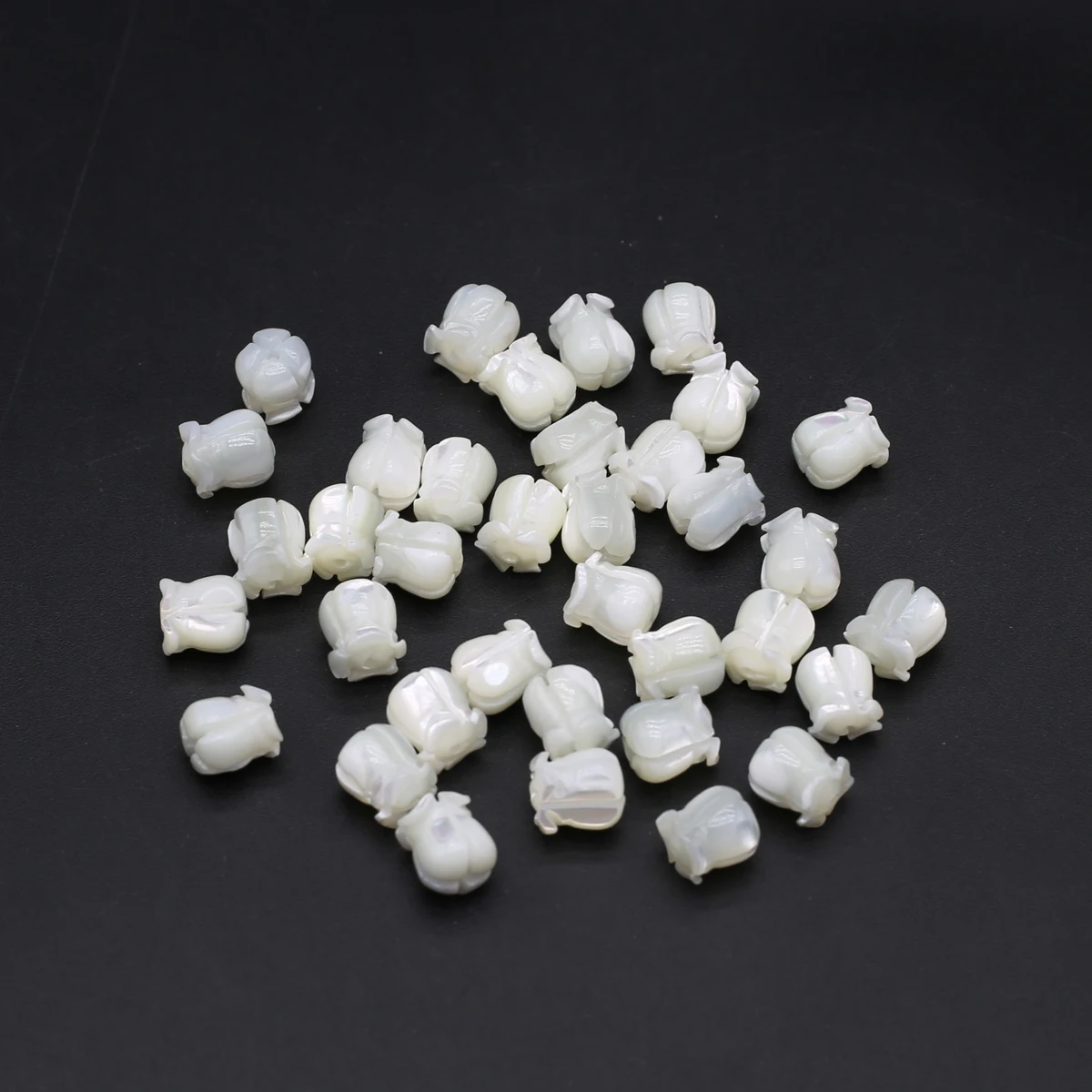 

4Pcs DIY Mini Shell Beads White Shell Flower-Shaped Isolation Bead For Jewelry Making DIY Necklace Bracelet Earrings Accessory