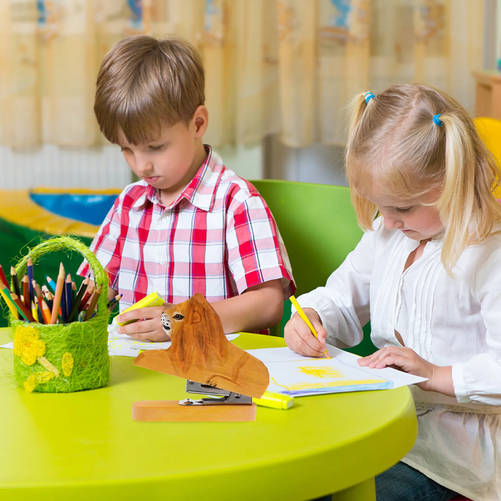 나무 동물 스테이플러 작고 귀여운 휴대용 사무실 데스크탑 종이 스테이플링 도구 장 재사용 가능한 나무 동물 장식품