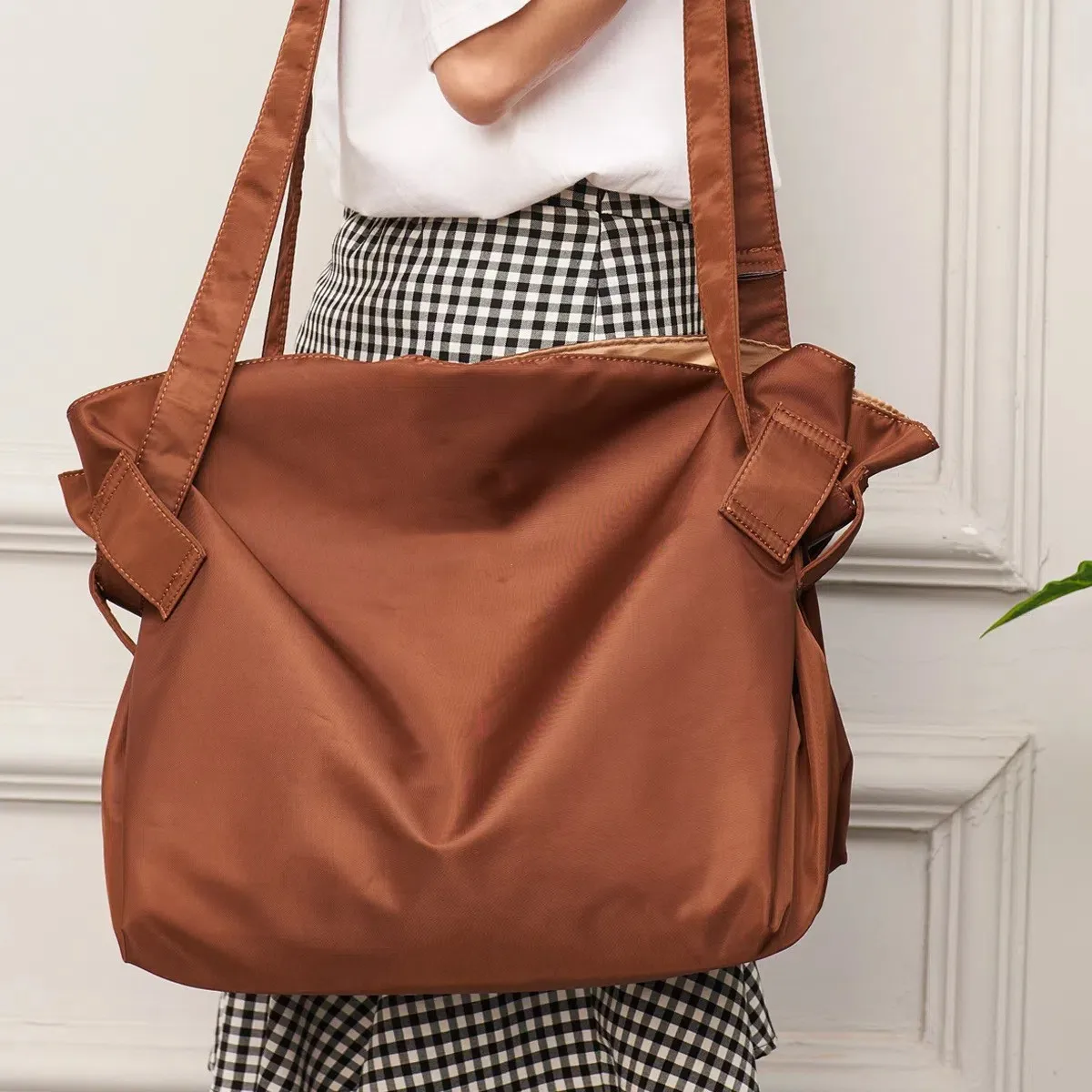 Spacious Waterproof Foldable Travel Tote with Picnic Storage Compartments